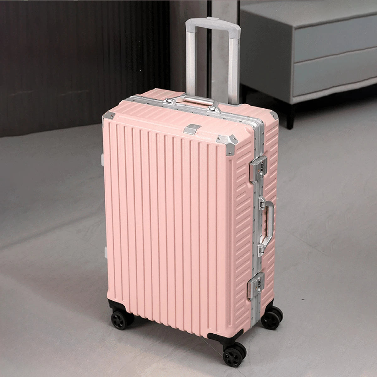 Travel suitcase aluminium